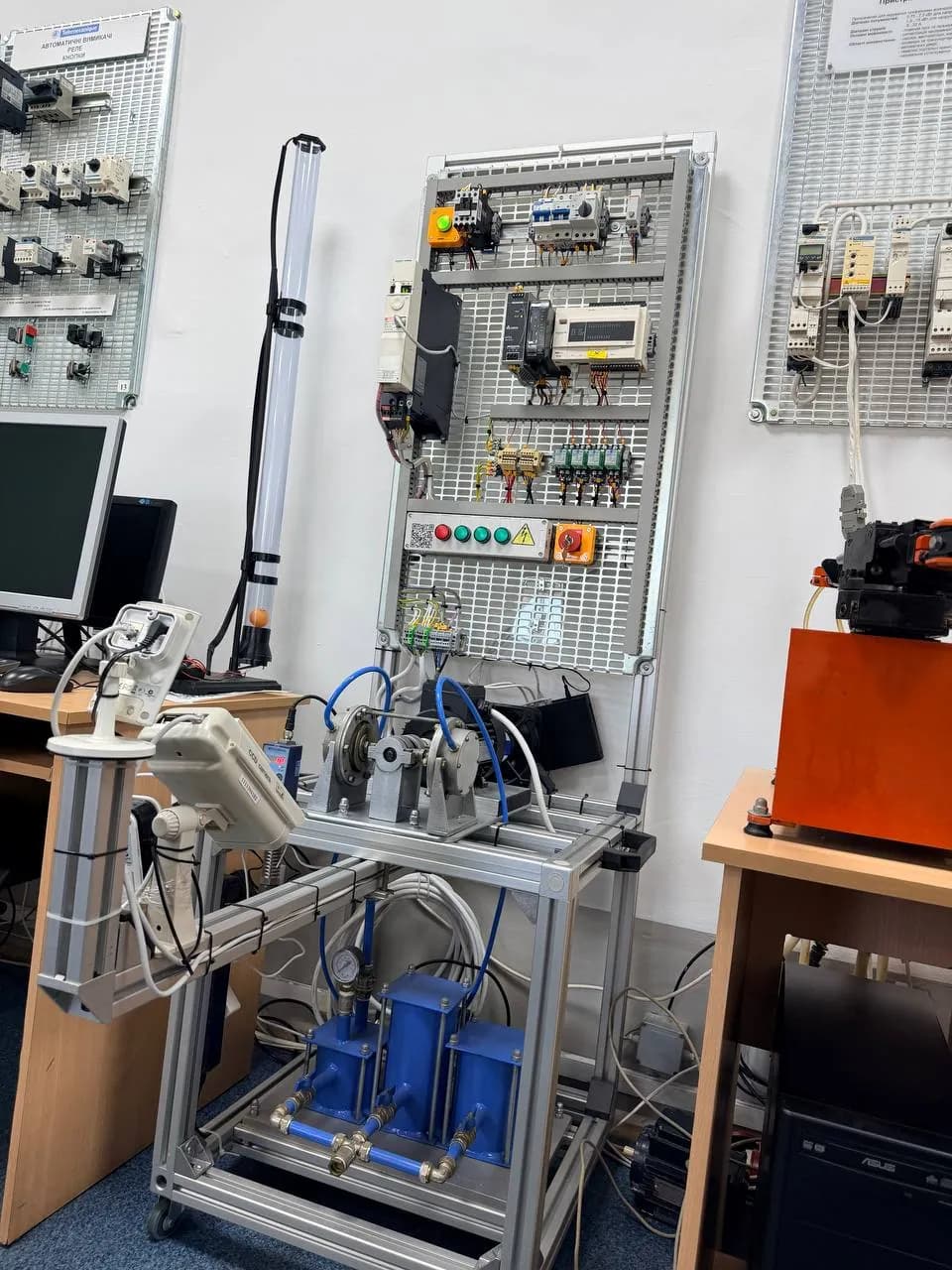 Авторизований навчальний центр компанії Schneider Electric